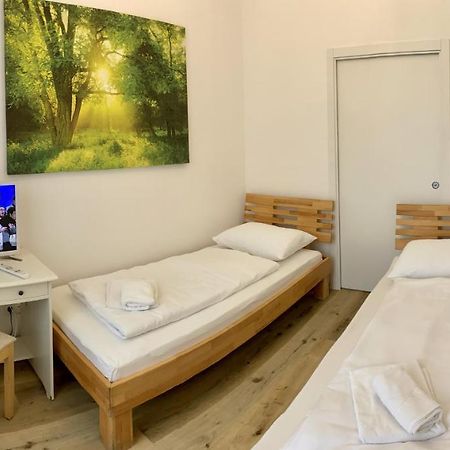 Ajo Central Room - Self-Check-In Vienna Exterior photo