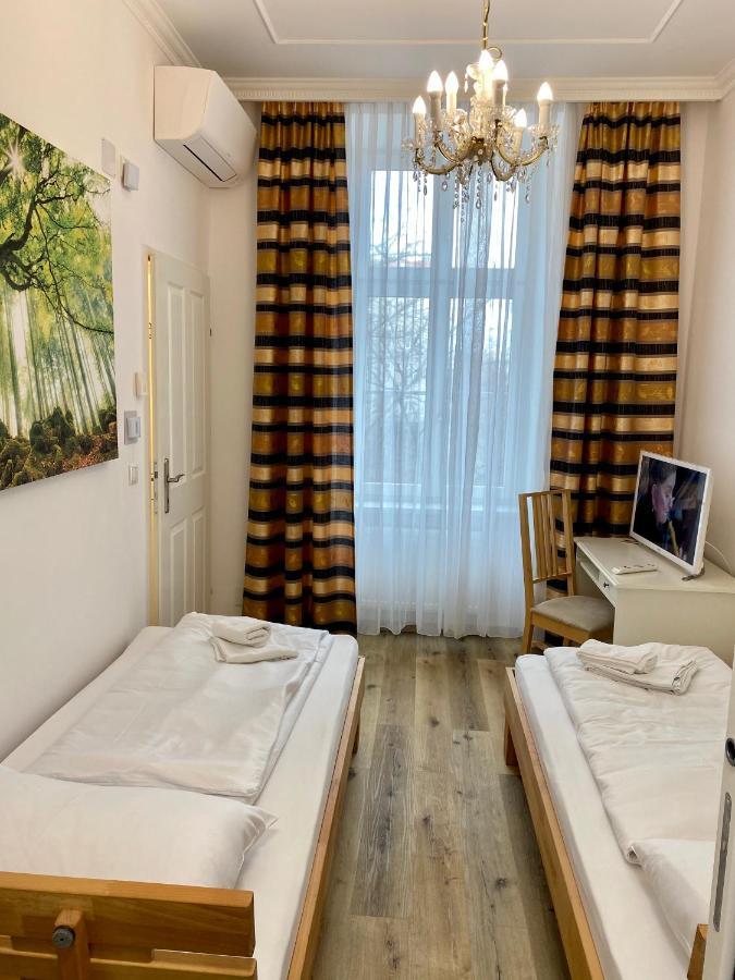 Ajo Central Room - Self-Check-In Vienna Exterior photo